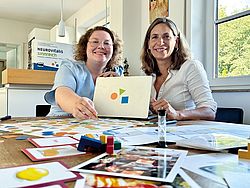 Pflegeforscherinnen Dr. Ann-Kristin Folkerts und Prof. Dr. Elke Kalbe